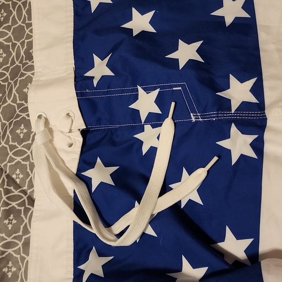 Mens Swim Trunk Board Shorts XL Brand New With Tag  Old Glory Stars & Stripes - Picture 3 of 9